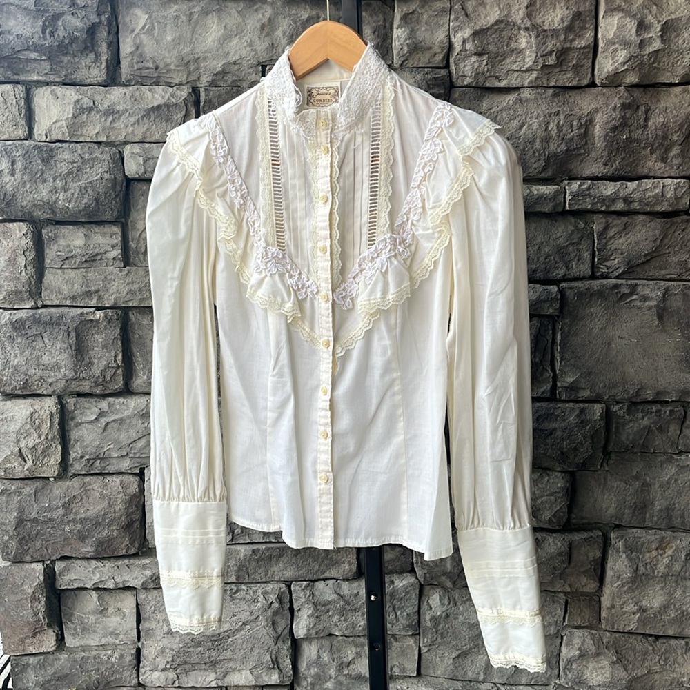 Gunne Sax Cream Lace Pintuck Blouse
